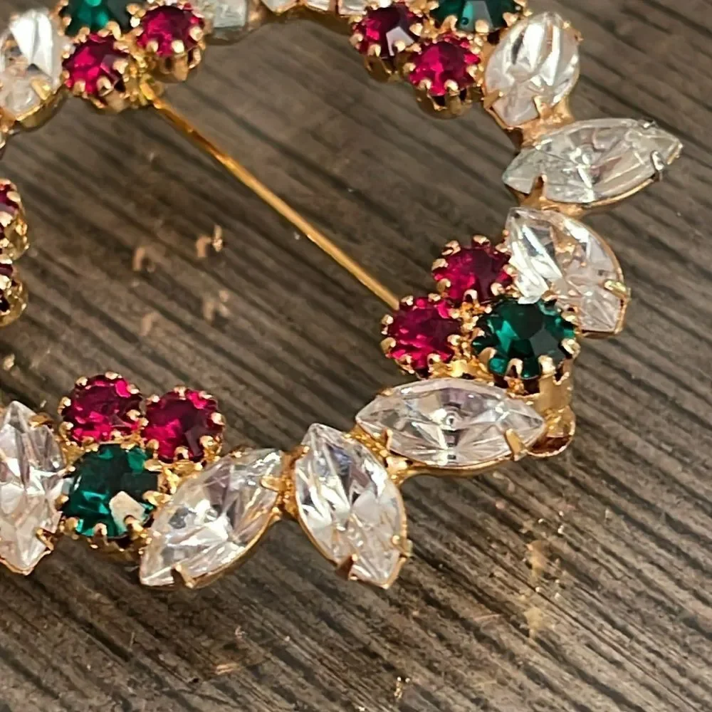 Vintage Christmas Pin Rhinestone Wreath Red, Green & Clear Gems Holiday Brooch